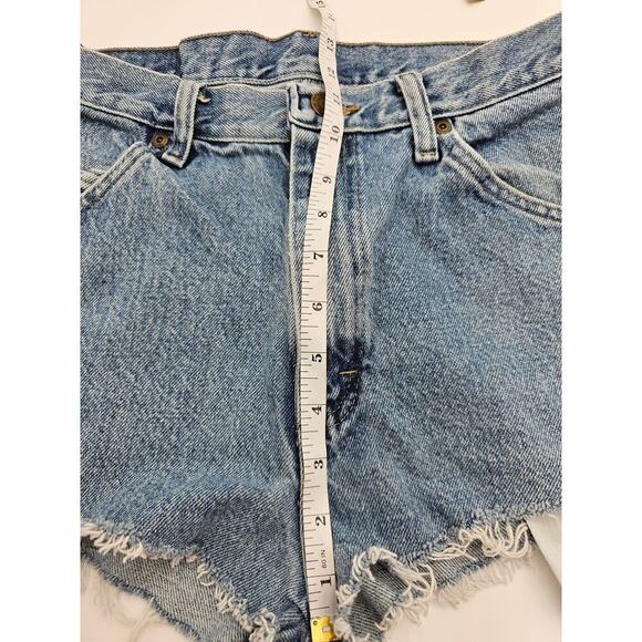 Wrangler Women's Size 32 Regular Fit Cutoff Daisy Duke Medium Wash Jean Shorts - Picture 4 of 6